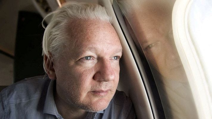 Telediario 1 - Julian Assange recupera su libertad tras llegar a un acuerdo con EE.UU.