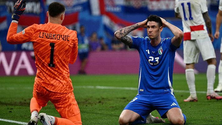 Eurocopa - Livakovic evita el primero de Italia tras un cabezazo de Bastoni