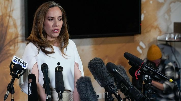 Telediario 1 - Julian Assange delega en su esposa su comparecencia: "Necesita tiempo y recuperarse"