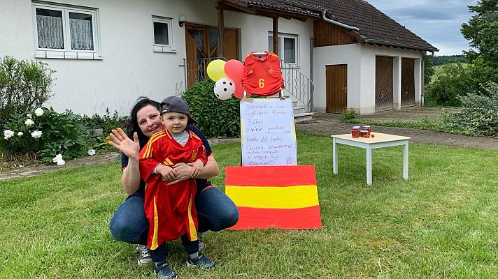 Telediario 1 - Alexander, el niño alemán que anima a España en la Selva Negra