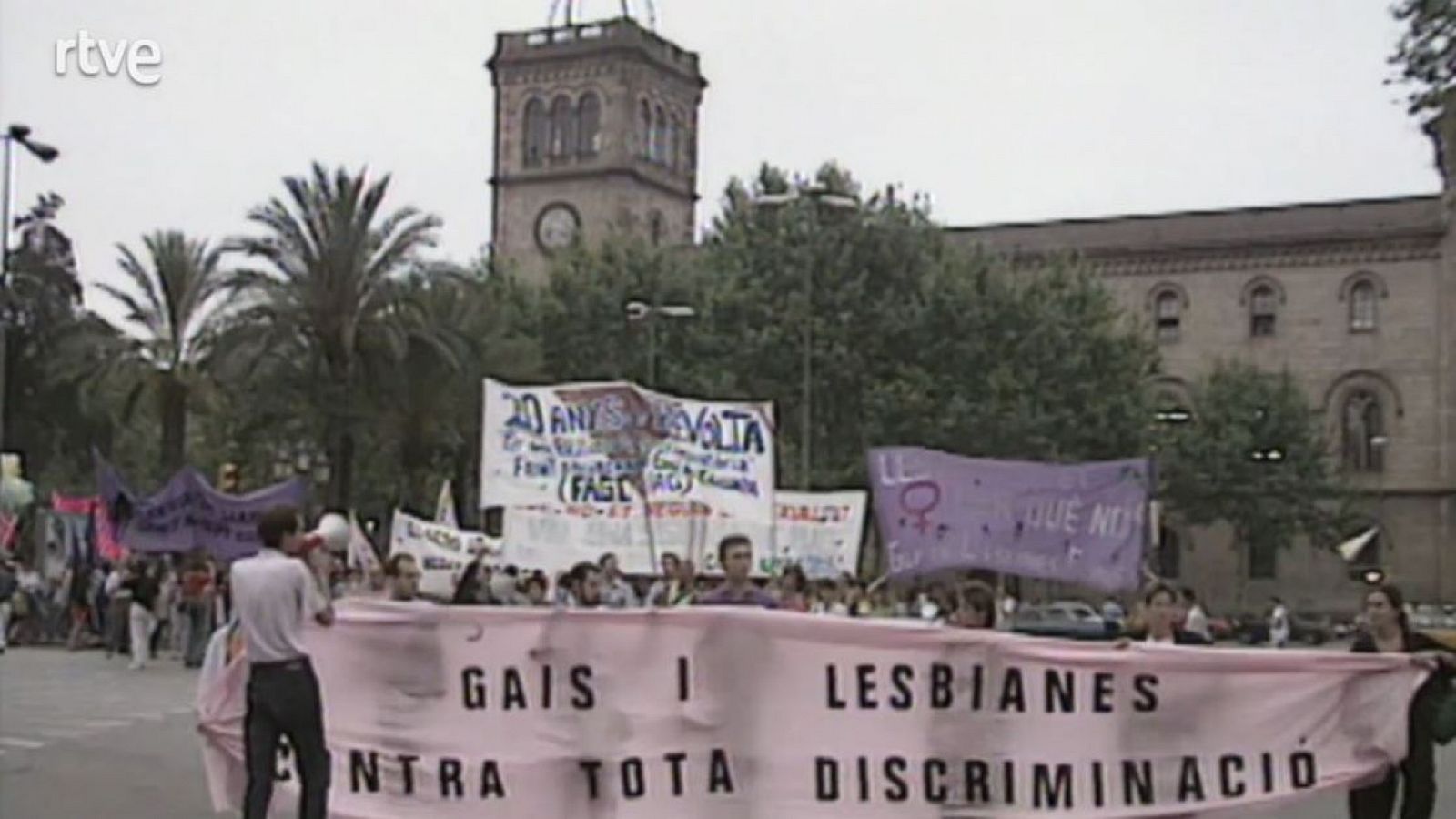 Arxiu TVE Catalunya - 135 Escons - Demanen destruir les fitxes policials dels gais