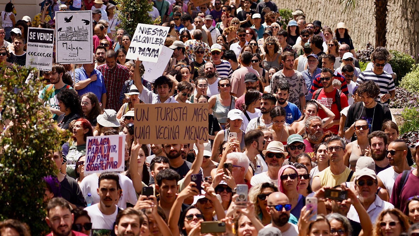 Miles de personas reclaman en Málaga un cambio de modelo turístico
