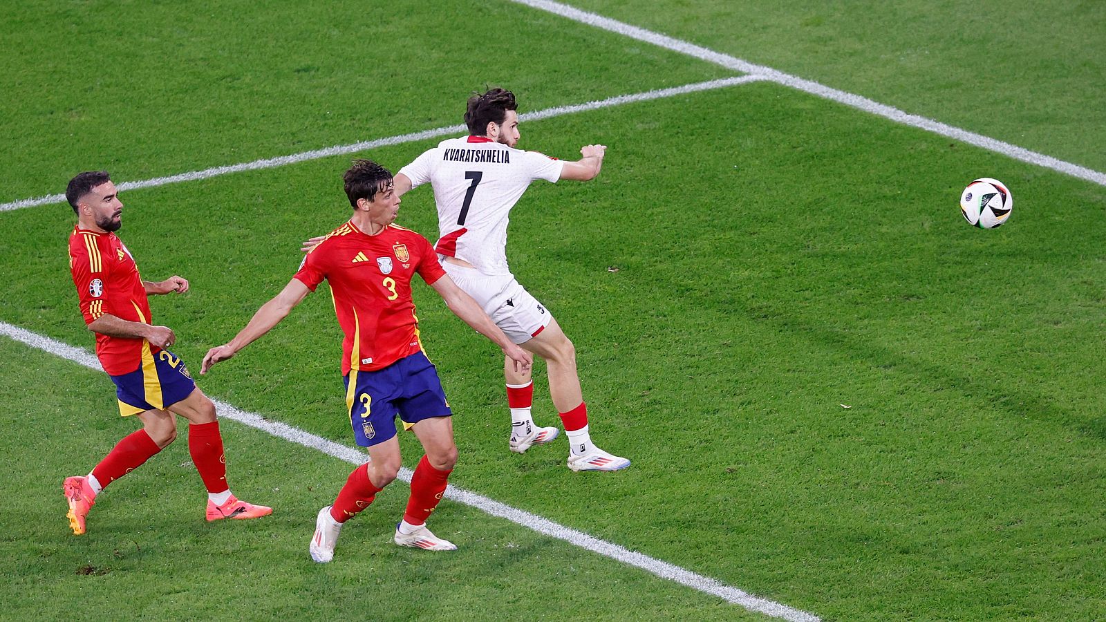 Le Normand se anota en propia ante Georgia el primer gol en contra de España en la Eurocopa Le Normand se anota en propia ante Georgia el primer gol en contra de España en la Eurocopa