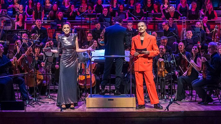 María Peláe y Alberto Jímenez cantan "El cielo no entiende"