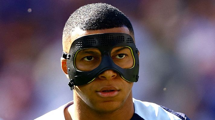 Telediario 1 - Mbappé: "Jugar con máscara está siendo un horror absoluto"