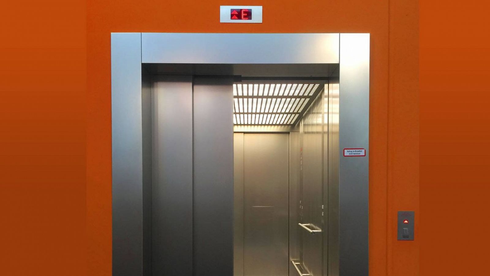 Tres de cada quatre ascensors de Catalunya hauran de reformar-se