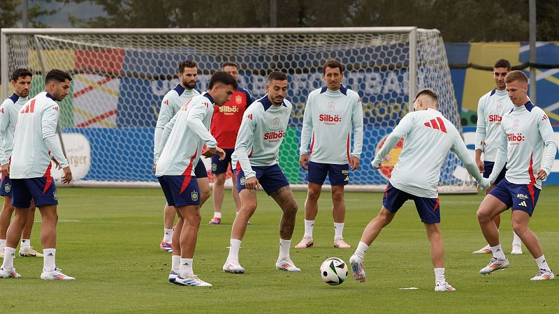 De la Fuente esconde sus cartas: Lamine, Nico y Fabián entrenan en el gimnasio