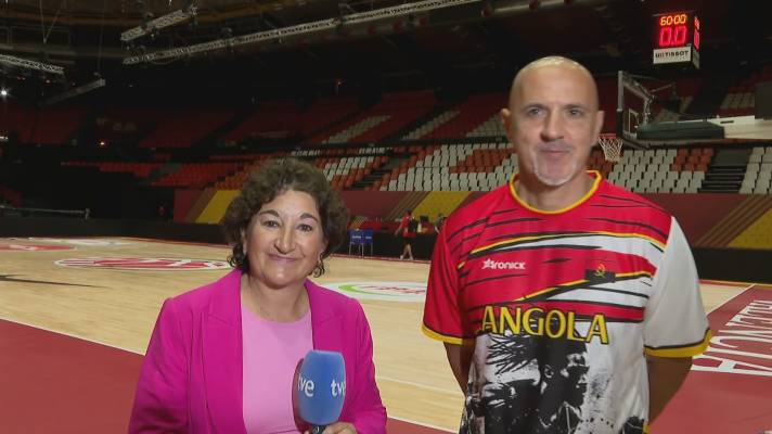 Baloncesto en RTVE - Pep Clarós, entrenador de Angola, a RTVE: "Tenemos nuestras limitaciones, tenemos gente muy joven, intentaremos ser agresivos"