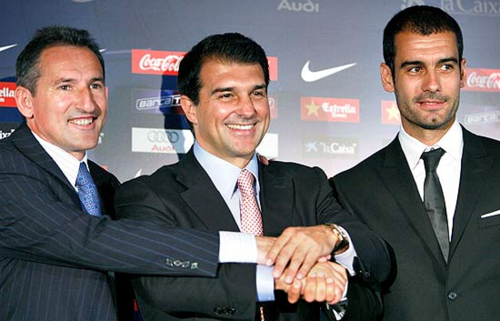  Pep Guardiola ha anunciado en su presentación como nuevo entrenador del Barça que no cuenta con Ronaldinho, Eto'o y Deco.