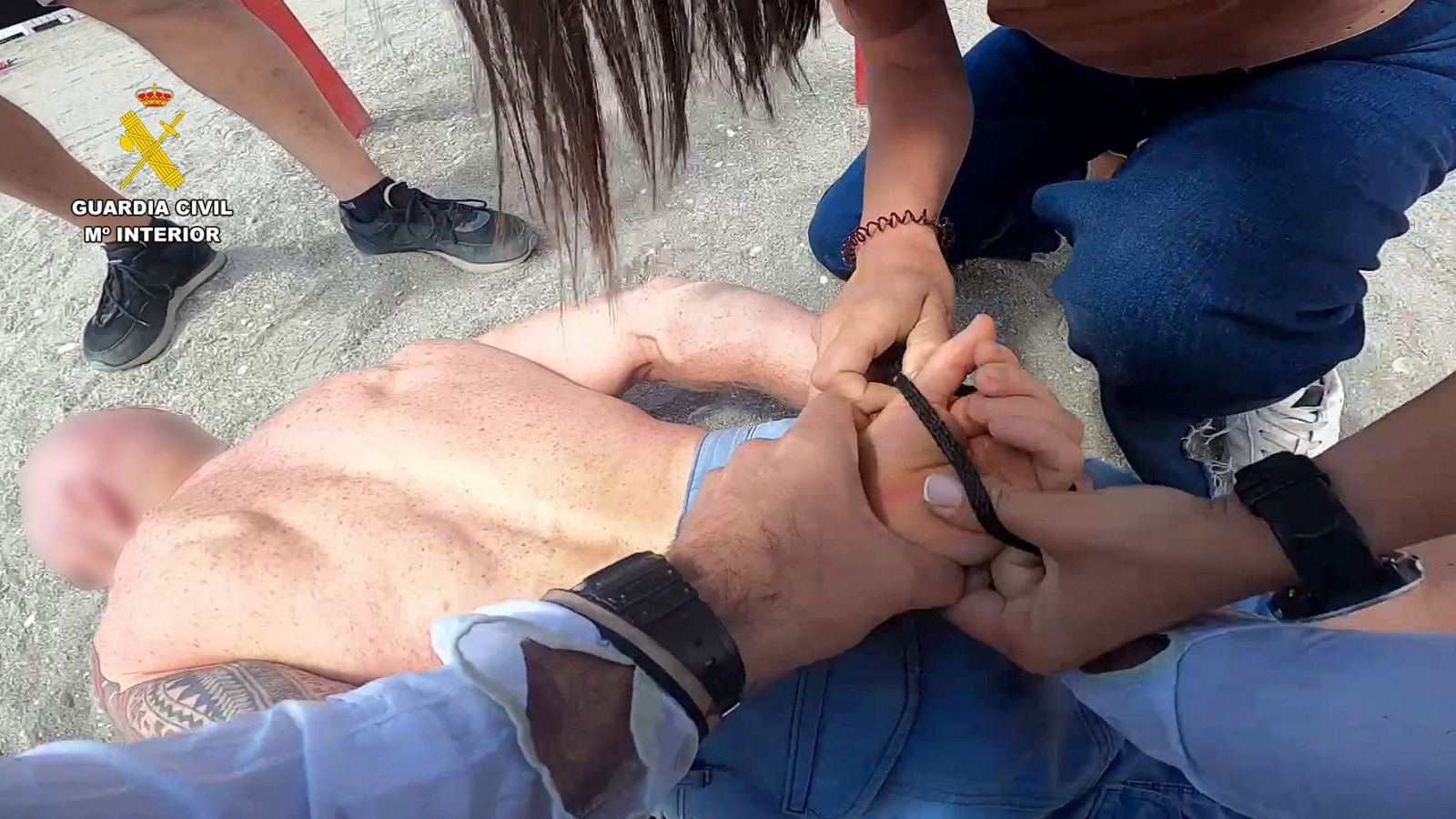 Detenido un escocés acusado de agredir sexualmente a dos mujeres - La hora de La 1 | Ver