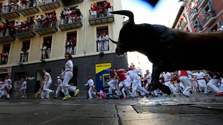 Primer encierro San Fermín 2024: largo y peligroso en la plaza con La Palmosilla