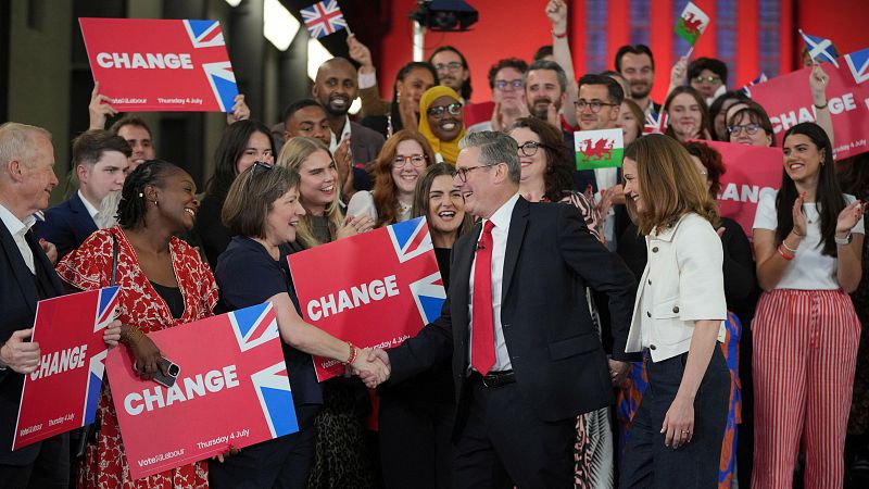 Los laboristas cosechan una aplastante mayoría en Reino Unido