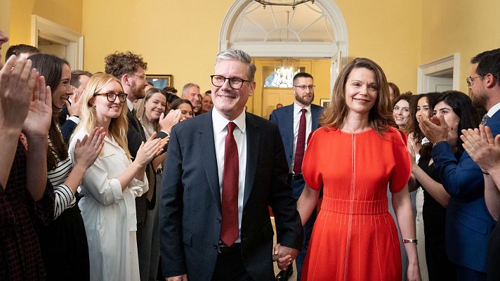 Starmer logra una mayoría absoluta histórica y pone fin a 14 años de Gobiernos conservadores en Reino Unido