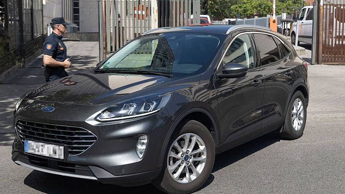 Telediario 1 - El juez suspende la declaración de Begoña Gómez a petición de la defensa y la cita de nuevo el 19 de julio