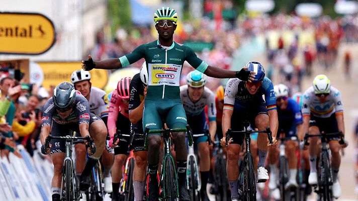 Biniam Girmay gana al sprint la 8ª etapa del Tour 2024