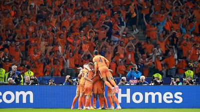 Países Bajos le da la vuelta a los cuartos de final ante Turquía en 5 minutos