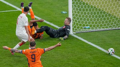 No será el gol más bello pero sí vital: el 2-1 de Países Bajos contra Turquía