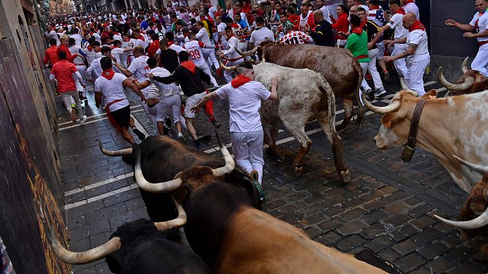 San Fermín - Primer encierro San Fermín 2024 a cámara lenta: el encierro deja seis heridos