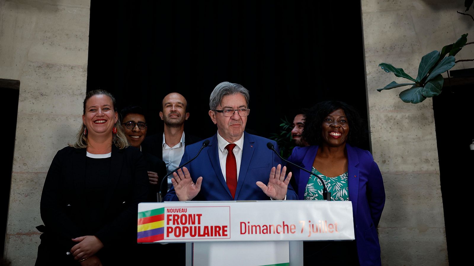 Elecciones en Francia: Mélenchon celebra la victoria de la izquierda