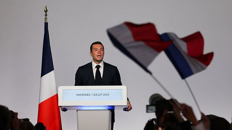 Bardella carga contra la izquierda y acusa a Macron de "llevar a Francia a la incertidumbre y la inestabilidad"