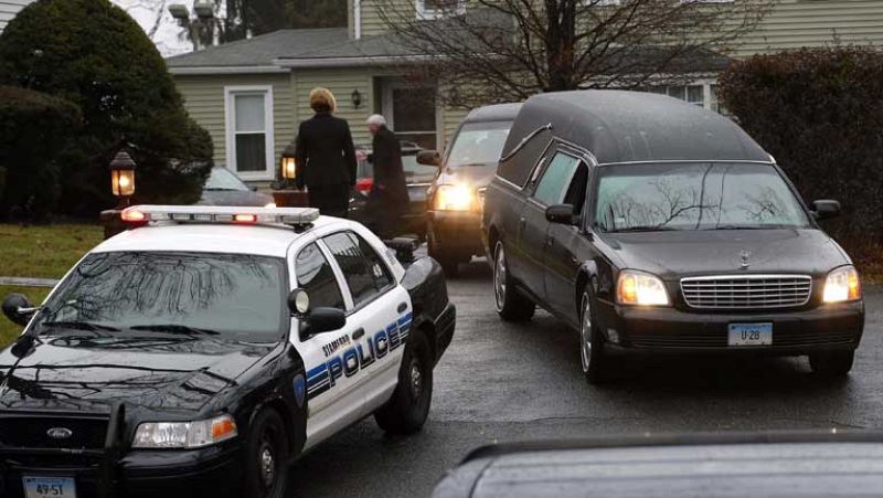 Newtown intenta volver a la normalidad tras la tragedia