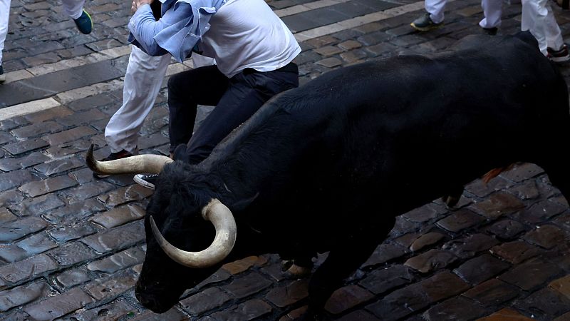 Segundo encierro San Fermín 2024 a cámara lenta