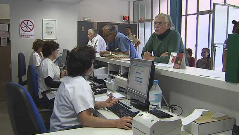 Sanidad afirma que respeta el auto del Tribunal Constitucional sobre la atención a inmigrantes sin papeles en el País Vasco 