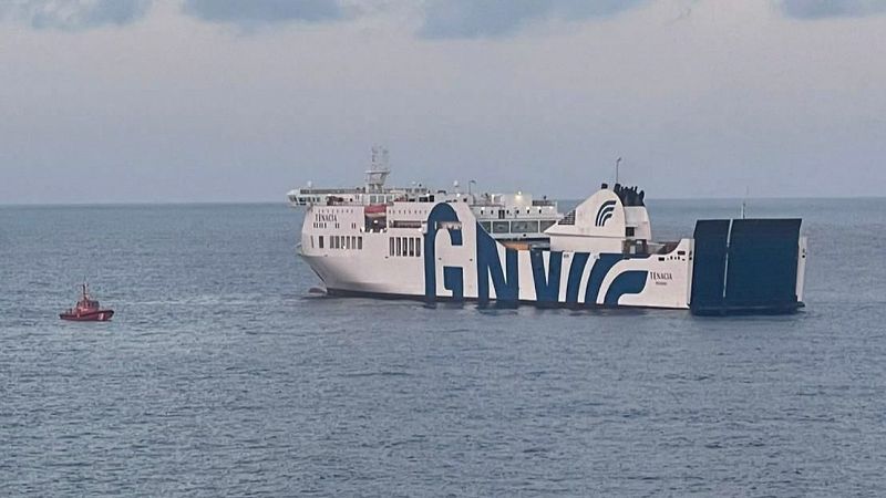 Un barco con 400 pasajeros, a la deriva debido a un incendio cuando hacía la ruta Valencia-Palma