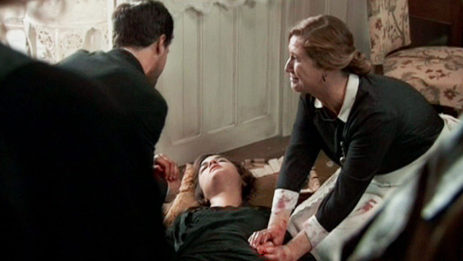 La Señora - Máxima tensión con Victoria herida grave - La Señora | Ver