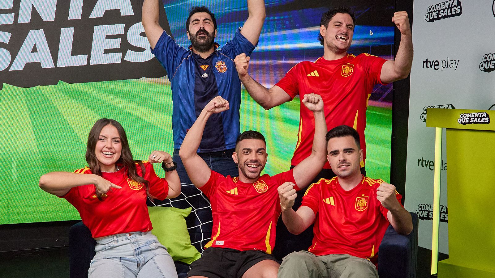 España ha jugado la semifinal de la Eurocopa 2024 frente Francia. Darío, Luci y Javi vivieron el partido de la Roja con DjMaRiiO y Sr. Cheeto