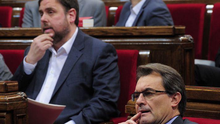 Informativo 24h - CiU y ERC fijan la consulta en 2014 tras alcanzar un acuerdo de gobernabilidad