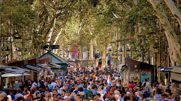 Telediario 1 - El turismo crecerá un 5,3% más que el año pasado, según Exceltur