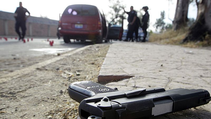 Peña Nieto propone una "auténtica política" contra crimen tras un sexenio violento