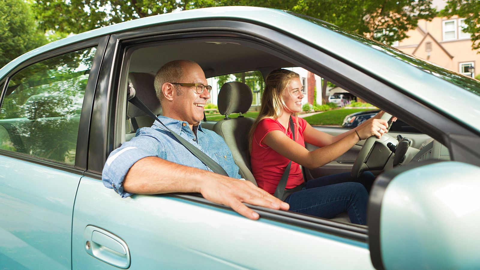 Los jóvenes retrasan cada vez más su entrada en la autoescuela | Ver