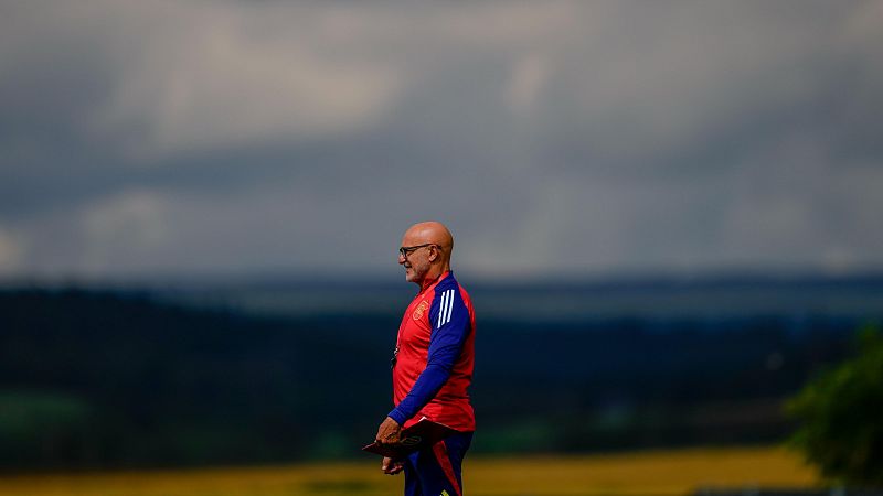 Luis de la Fuente: "Nadie le ha regalado nada a este equipo. Hay presente y un grandsimo futuro"