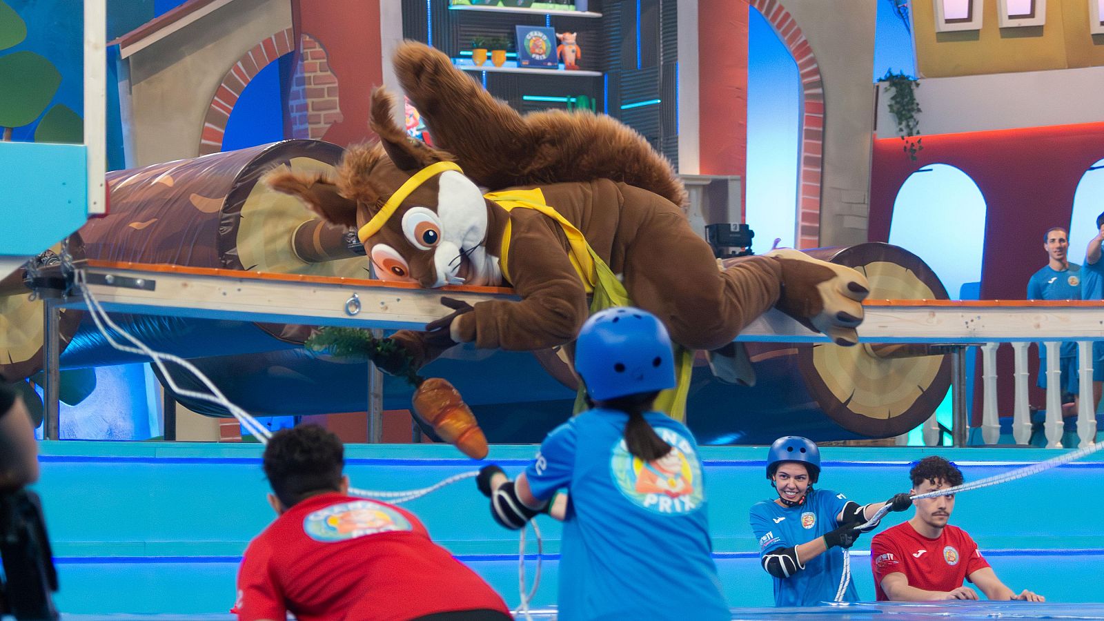 Nueva gymkana contrarreloj en el Grand Prix: ¡Recolecta zanahorias! | Ver