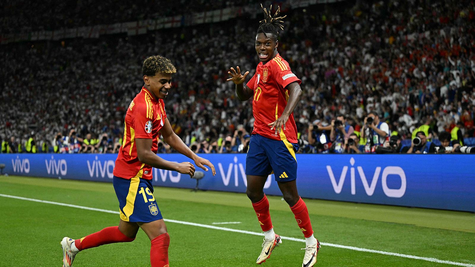 Gol de Nico Williams (47') España - Inglaterra (1-0) | Eurocopa 2024