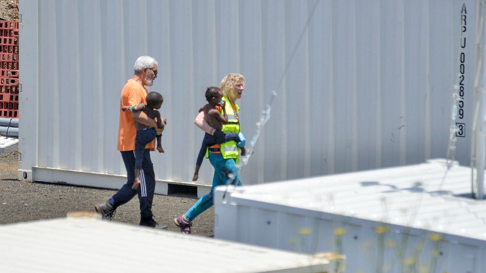 El Gobierno tiende la mano al PP para sacar adelante la reforma de la Ley de Extranjería | Ver