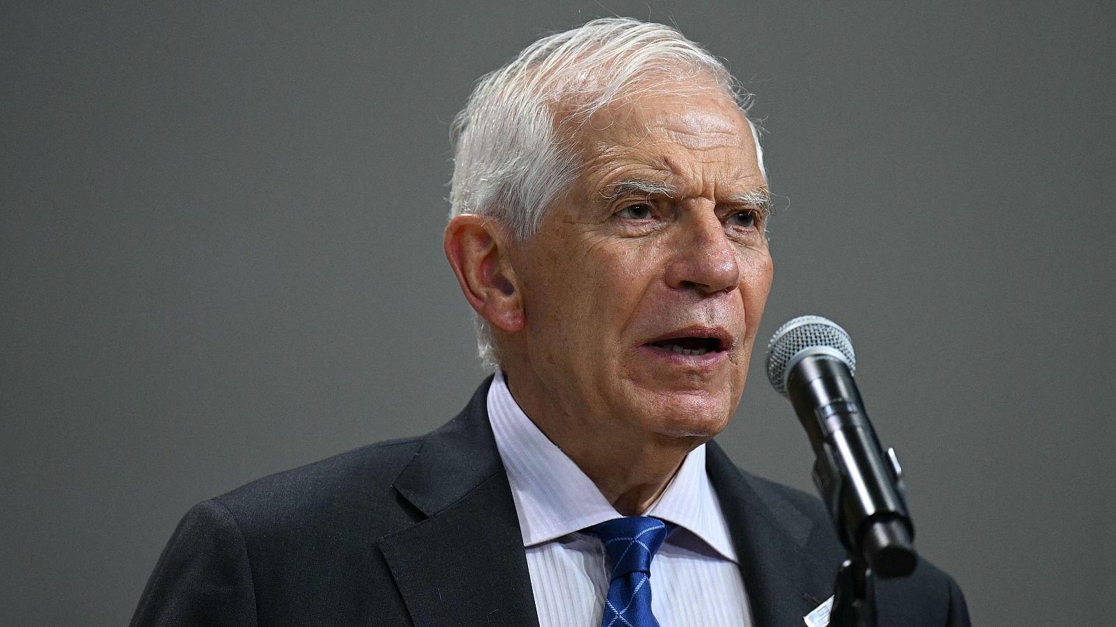 Borrell prevé un papel "más difícil" para su sucesora