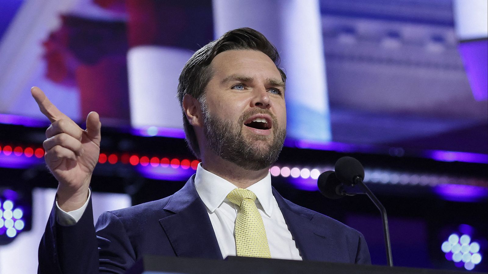 J.D. Vance, el candidato a vicepresidente que pasó de criticar a Trump a ser uno de sus más fieles defensores | Ver