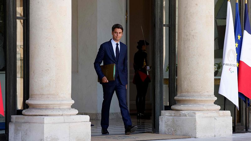 Macron acepta la dimisión del primer ministro, Gabriel Attal, y pide consenso para crear una alternativa | Ver