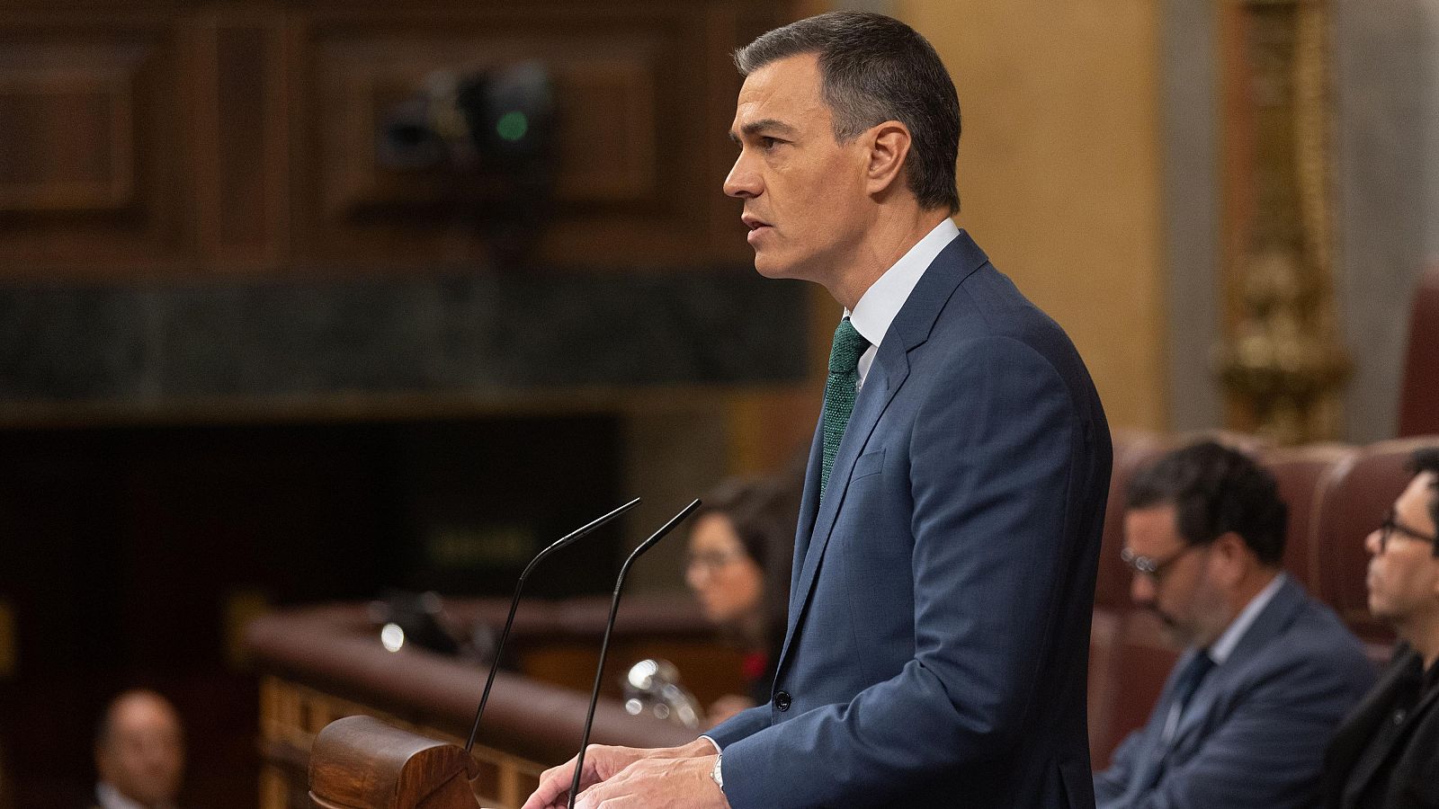 Sánchez alerta sobre la proliferación de "pseudomedios" y recuerda que la Constitución garantiza el derecho a la información veraz Sánchez alerta sobre la proliferación de "pseudomedios" y recuerda que la Constitución garantiza el derecho a la información veraz