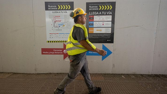 Telediario 2 - Dos de cada cinco trabajadores hacen horas extras