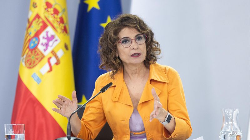 Montero acusa a la ultraderecha de usar bulos como "arma electoral" - La hora de La 1 | Ver