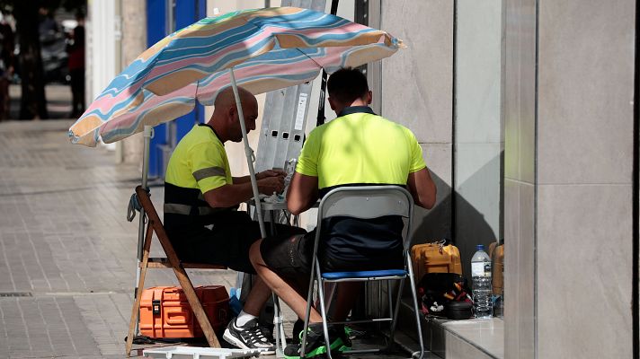 Telediario 1 - Trabajar con calor extremo: las empresas tienen la obligación de proteger a sus empleados