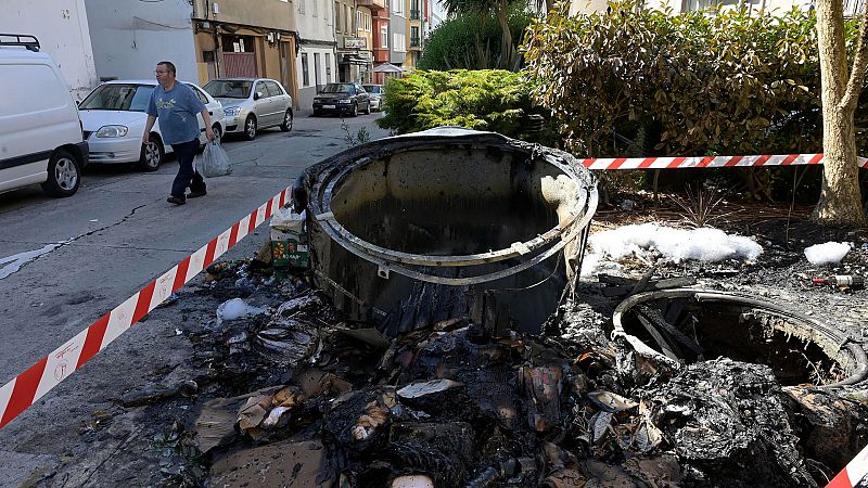 Los actos vandlicos aumentan en la huelga de basura en A Corua