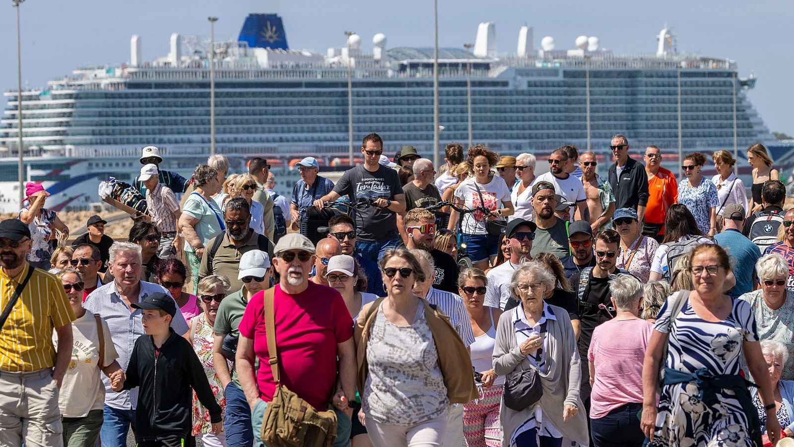 Collboni quiere subir la tasa turística a los cruceristas