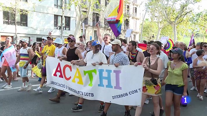 L'Informatiu - El Pride! Barcelona acull a 120.000 persones per celebrar l'orgull LGTBIQ+
