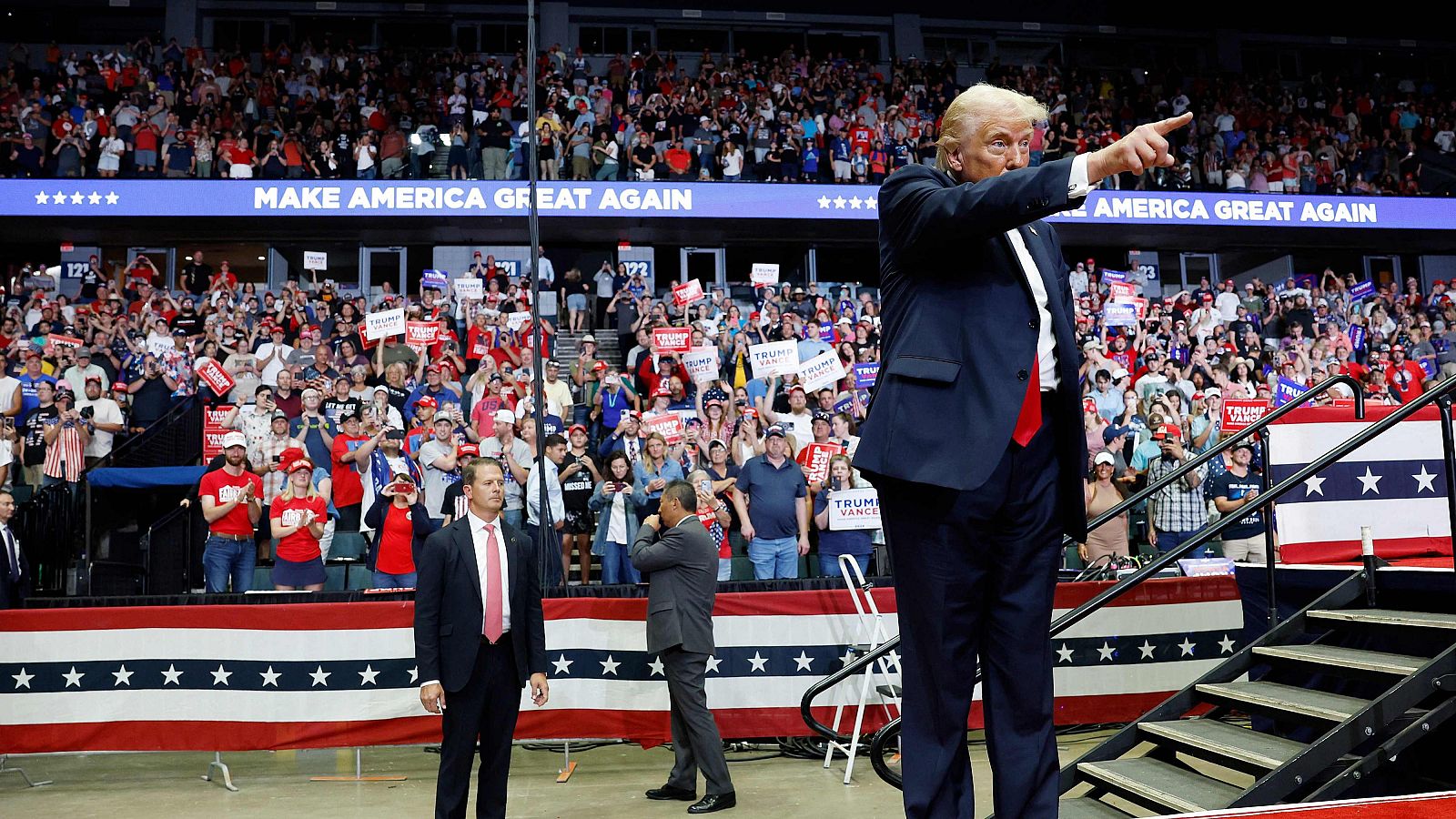 Trump endurece su discurso contra Biden en su primer mitin tras el atentado