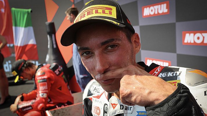 Mundial de Superbike - Razgatlioglu logra su décima victoria consecutiva, en un día aciago para Bautista y Ducati